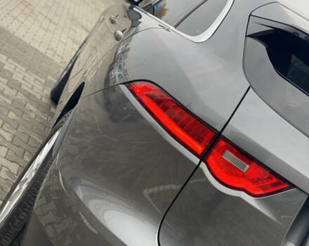 Сірий Ягуар Ф-Пейс, об'ємом двигуна 2 л та пробігом 171 тис. км за 17999 $, фото 11 на Automoto.ua