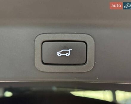 Серый Ягуар Ф-Пейс, объемом двигателя 2.99 л и пробегом 161 тыс. км за 25990 $, фото 16 на Automoto.ua