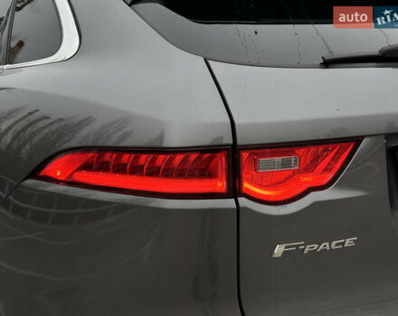 Серый Ягуар Ф-Пейс, объемом двигателя 3 л и пробегом 109 тыс. км за 20990 $, фото 18 на Automoto.ua
