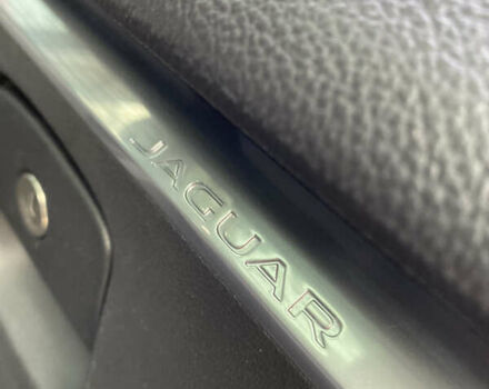 Сірий Ягуар Ф-Пейс, об'ємом двигуна 2 л та пробігом 171 тис. км за 17999 $, фото 40 на Automoto.ua