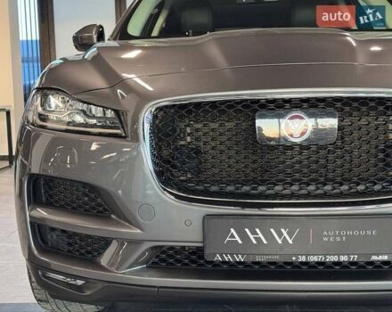 Серый Ягуар Ф-Пейс, объемом двигателя 2.99 л и пробегом 161 тыс. км за 25990 $, фото 2 на Automoto.ua