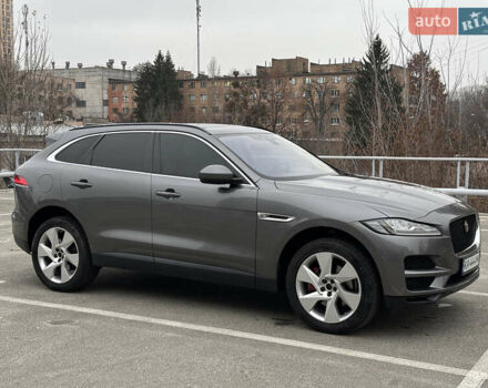 Серый Ягуар Ф-Пейс, объемом двигателя 3 л и пробегом 109 тыс. км за 20990 $, фото 10 на Automoto.ua