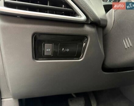 Сірий Ягуар Ф-Пейс, об'ємом двигуна 3 л та пробігом 147 тис. км за 22990 $, фото 18 на Automoto.ua