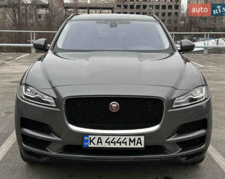 Серый Ягуар Ф-Пейс, объемом двигателя 3 л и пробегом 109 тыс. км за 20990 $, фото 1 на Automoto.ua