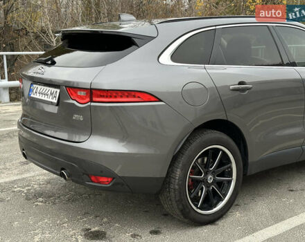 Сірий Ягуар Ф-Пейс, об'ємом двигуна 3 л та пробігом 108 тис. км за 19999 $, фото 7 на Automoto.ua