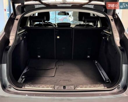 Серый Ягуар Ф-Пейс, объемом двигателя 3 л и пробегом 161 тыс. км за 27900 $, фото 16 на Automoto.ua