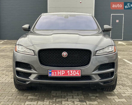 Сірий Ягуар Ф-Пейс, об'ємом двигуна 2 л та пробігом 171 тис. км за 17999 $, фото 4 на Automoto.ua