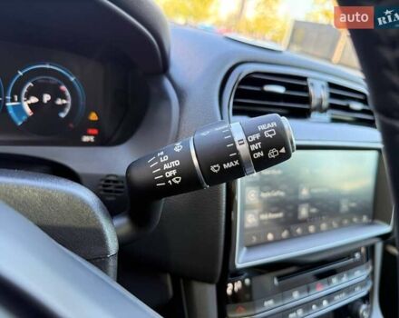 Ягуар Ф-Пейс 2017 у Києві на Automoto.ua Сірий Ягуар Ф-Пейс, об'ємом двигуна 2 л та пробігом 62 тис. км за 26990 $, фото 22 на Automoto.ua