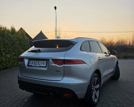 Серый Ягуар Ф-Пейс, объемом двигателя 2 л и пробегом 178 тыс. км за 22500 $, фото 2 на Automoto.ua