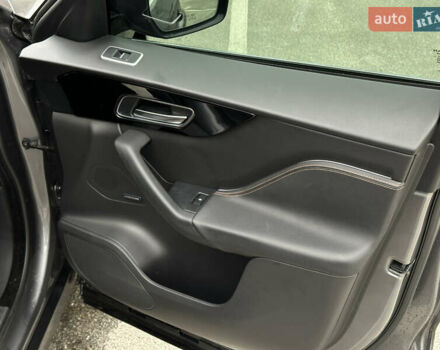 Сірий Ягуар Ф-Пейс, об'ємом двигуна 3 л та пробігом 108 тис. км за 19999 $, фото 41 на Automoto.ua