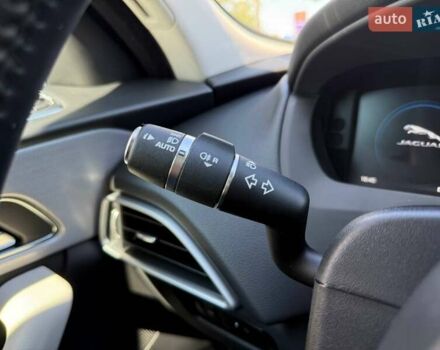 Ягуар Ф-Пейс 2017 у Києві на Automoto.ua Сірий Ягуар Ф-Пейс, об'ємом двигуна 2 л та пробігом 62 тис. км за 26990 $, фото 19 на Automoto.ua