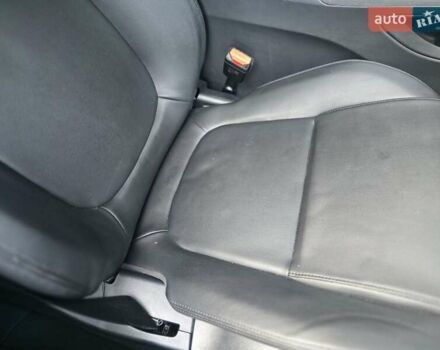 Серый Ягуар Ф-Пейс, объемом двигателя 2 л и пробегом 133 тыс. км за 21789 $, фото 9 на Automoto.ua