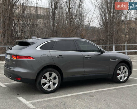 Серый Ягуар Ф-Пейс, объемом двигателя 3 л и пробегом 109 тыс. км за 20990 $, фото 8 на Automoto.ua