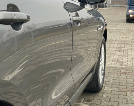 Сірий Ягуар Ф-Пейс, об'ємом двигуна 2 л та пробігом 171 тис. км за 17999 $, фото 14 на Automoto.ua