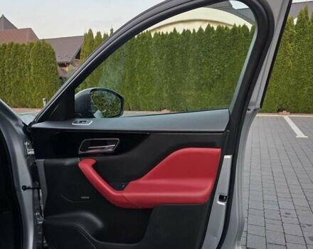 Серый Ягуар Ф-Пейс, объемом двигателя 2 л и пробегом 178 тыс. км за 22500 $, фото 20 на Automoto.ua