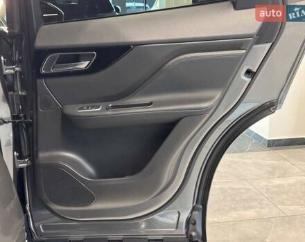 Серый Ягуар Ф-Пейс, объемом двигателя 2.99 л и пробегом 161 тыс. км за 25990 $, фото 35 на Automoto.ua