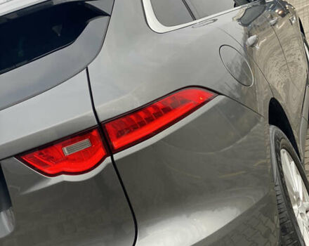 Сірий Ягуар Ф-Пейс, об'ємом двигуна 2 л та пробігом 171 тис. км за 17999 $, фото 13 на Automoto.ua