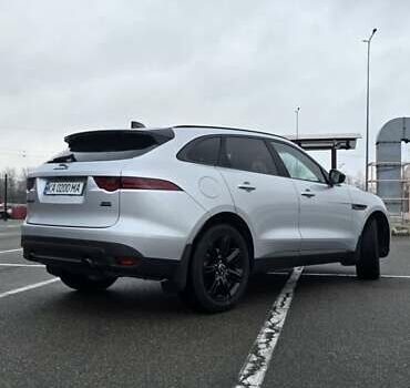 Сірий Ягуар Ф-Пейс, об'ємом двигуна 2 л та пробігом 118 тис. км за 22500 $, фото 5 на Automoto.ua