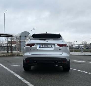 Сірий Ягуар Ф-Пейс, об'ємом двигуна 2 л та пробігом 118 тис. км за 22500 $, фото 7 на Automoto.ua