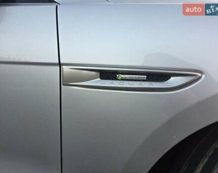 Серый Ягуар Ф-Пейс, объемом двигателя 2 л и пробегом 178 тыс. км за 22500 $, фото 10 на Automoto.ua