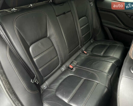 Сірий Ягуар Ф-Пейс, об'ємом двигуна 3 л та пробігом 108 тис. км за 19999 $, фото 47 на Automoto.ua