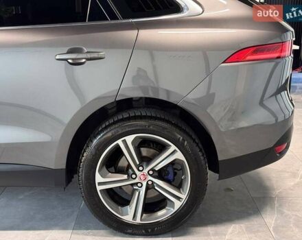 Серый Ягуар Ф-Пейс, объемом двигателя 2.99 л и пробегом 161 тыс. км за 25990 $, фото 11 на Automoto.ua