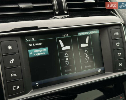 Сірий Ягуар Ф-Пейс, об'ємом двигуна 3 л та пробігом 108 тис. км за 19999 $, фото 33 на Automoto.ua