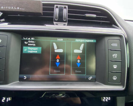 Сірий Ягуар Ф-Пейс, об'ємом двигуна 2 л та пробігом 171 тис. км за 17999 $, фото 47 на Automoto.ua