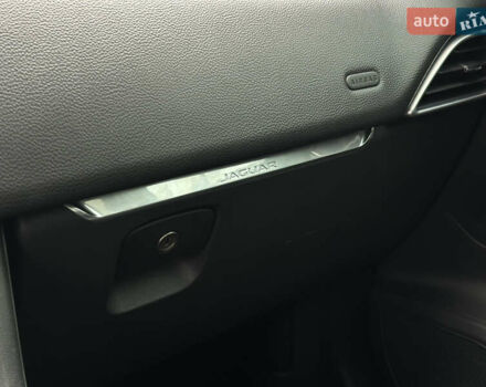 Серый Ягуар Ф-Пейс, объемом двигателя 3 л и пробегом 109 тыс. км за 20990 $, фото 35 на Automoto.ua