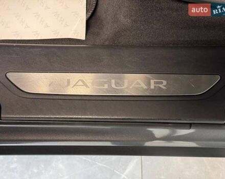 Серый Ягуар Ф-Пейс, объемом двигателя 2.99 л и пробегом 161 тыс. км за 25990 $, фото 27 на Automoto.ua