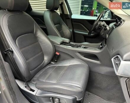 Сірий Ягуар Ф-Пейс, об'ємом двигуна 3 л та пробігом 147 тис. км за 22990 $, фото 14 на Automoto.ua