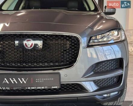 Серый Ягуар Ф-Пейс, объемом двигателя 2.99 л и пробегом 161 тыс. км за 25990 $, фото 3 на Automoto.ua
