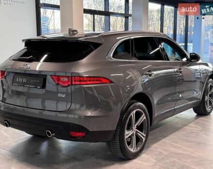 Серый Ягуар Ф-Пейс, объемом двигателя 2.99 л и пробегом 161 тыс. км за 25990 $, фото 12 на Automoto.ua