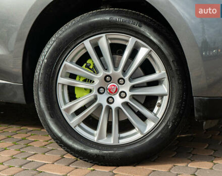 Сірий Ягуар Ф-Пейс, об'ємом двигуна 2 л та пробігом 58 тис. км за 27500 $, фото 18 на Automoto.ua