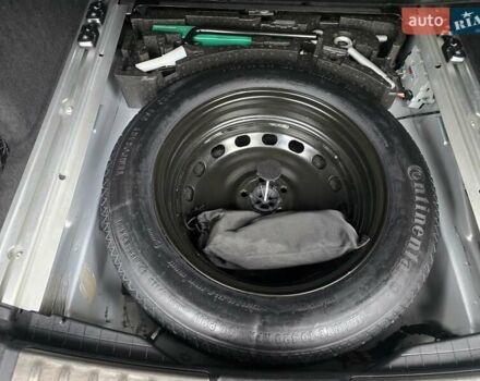 Серый Ягуар Ф-Пейс, объемом двигателя 2 л и пробегом 101 тыс. км за 25900 $, фото 51 на Automoto.ua