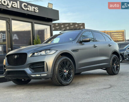 Серый Ягуар Ф-Пейс, объемом двигателя 2 л и пробегом 80 тыс. км за 28000 $, фото 5 на Automoto.ua