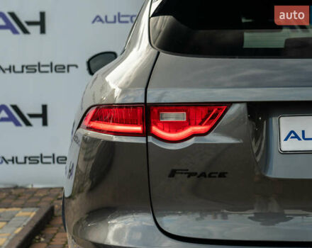 Сірий Ягуар Ф-Пейс, об'ємом двигуна 2 л та пробігом 58 тис. км за 27500 $, фото 25 на Automoto.ua