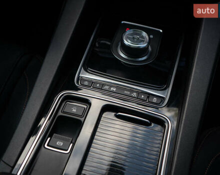 Сірий Ягуар Ф-Пейс, об'ємом двигуна 2 л та пробігом 58 тис. км за 27500 $, фото 39 на Automoto.ua