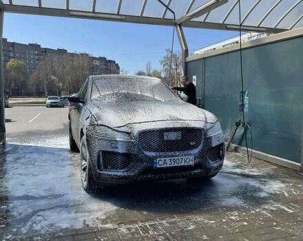 Серый Ягуар Ф-Пейс, объемом двигателя 3 л и пробегом 163 тыс. км за 30000 $, фото 24 на Automoto.ua