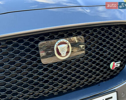 Серый Ягуар Ф-Пейс, объемом двигателя 3 л и пробегом 39 тыс. км за 33000 $, фото 36 на Automoto.ua