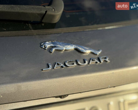 Серый Ягуар Ф-Пейс, объемом двигателя 3 л и пробегом 39 тыс. км за 33000 $, фото 34 на Automoto.ua