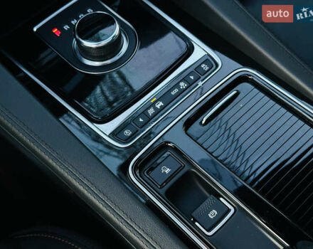 Серый Ягуар Ф-Пейс, объемом двигателя 2 л и пробегом 80 тыс. км за 28000 $, фото 36 на Automoto.ua