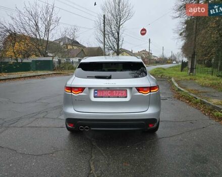 Серый Ягуар Ф-Пейс, объемом двигателя 2 л и пробегом 101 тыс. км за 25900 $, фото 3 на Automoto.ua