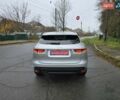 Серый Ягуар Ф-Пейс, объемом двигателя 2 л и пробегом 101 тыс. км за 25900 $, фото 3 на Automoto.ua