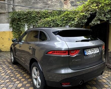 Серый Ягуар Ф-Пейс, объемом двигателя 2 л и пробегом 108 тыс. км за 19700 $, фото 3 на Automoto.ua
