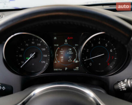 Сірий Ягуар Ф-Пейс, об'ємом двигуна 2 л та пробігом 58 тис. км за 27500 $, фото 35 на Automoto.ua
