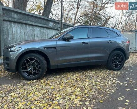 Серый Ягуар Ф-Пейс, объемом двигателя 2 л и пробегом 108 тыс. км за 31500 $, фото 3 на Automoto.ua