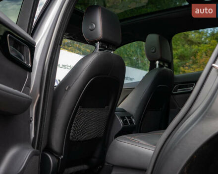 Сірий Ягуар Ф-Пейс, об'ємом двигуна 2 л та пробігом 58 тис. км за 27500 $, фото 47 на Automoto.ua