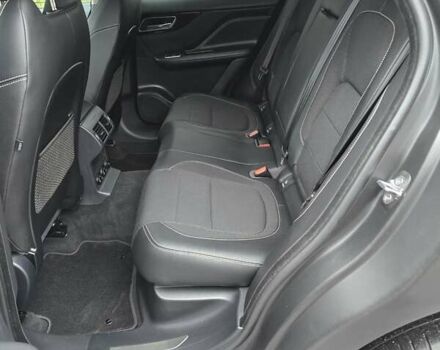 Серый Ягуар Ф-Пейс, объемом двигателя 2 л и пробегом 101 тыс. км за 25900 $, фото 33 на Automoto.ua