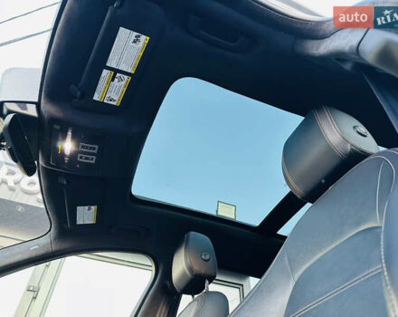 Серый Ягуар Ф-Пейс, объемом двигателя 2 л и пробегом 80 тыс. км за 28000 $, фото 38 на Automoto.ua